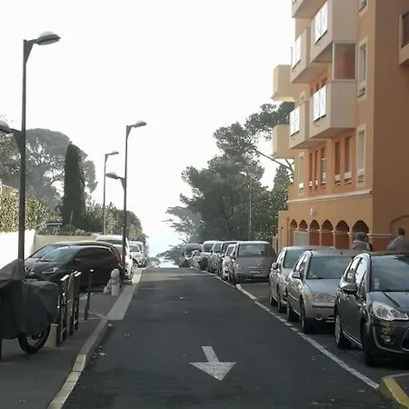 Victoria A 2 Pas De La Mer, Au Centre-ville Saint Aygulf